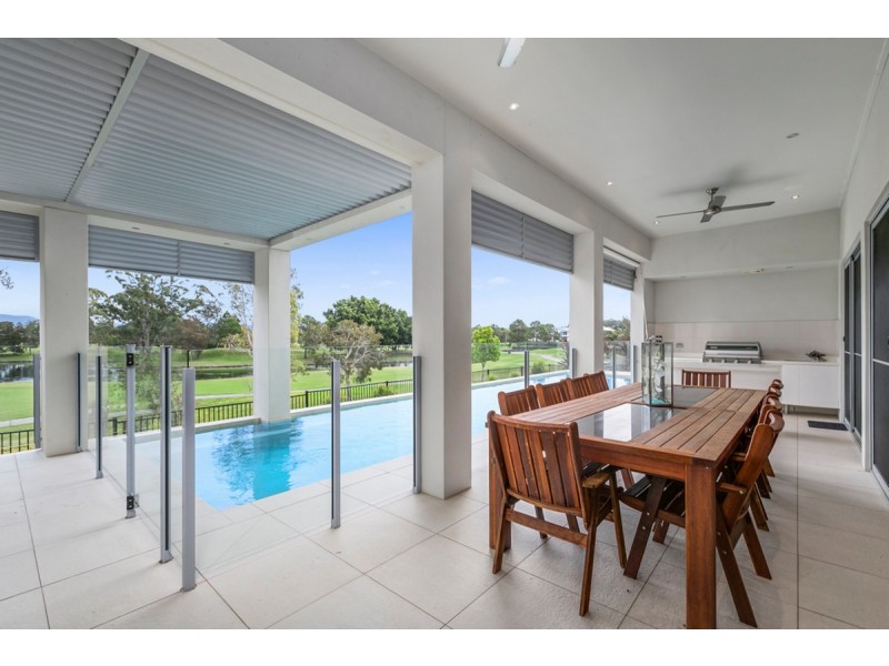 1055 Lakeview Terrace, Benowa QLD 4217