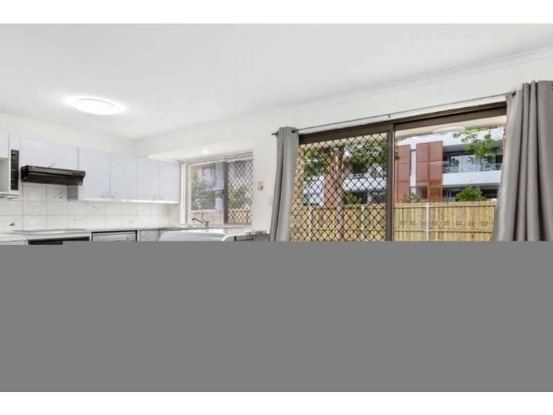 6 Heeb Street, Bundall QLD 4217