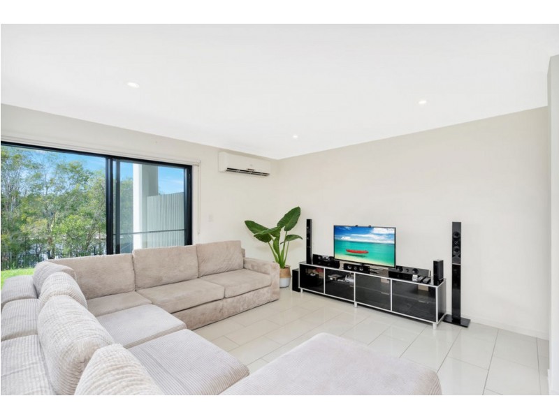 160 North Hill Drive, Robina QLD 4226