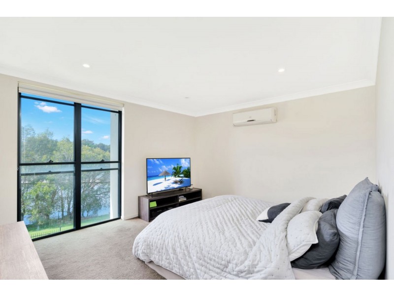 160 North Hill Drive, Robina QLD 4226