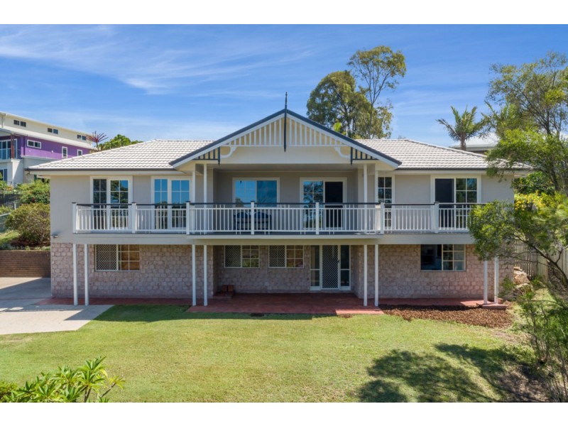 4 Paddington Drive, Carrara QLD 4211