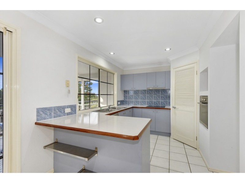 4 Paddington Drive, Carrara QLD 4211