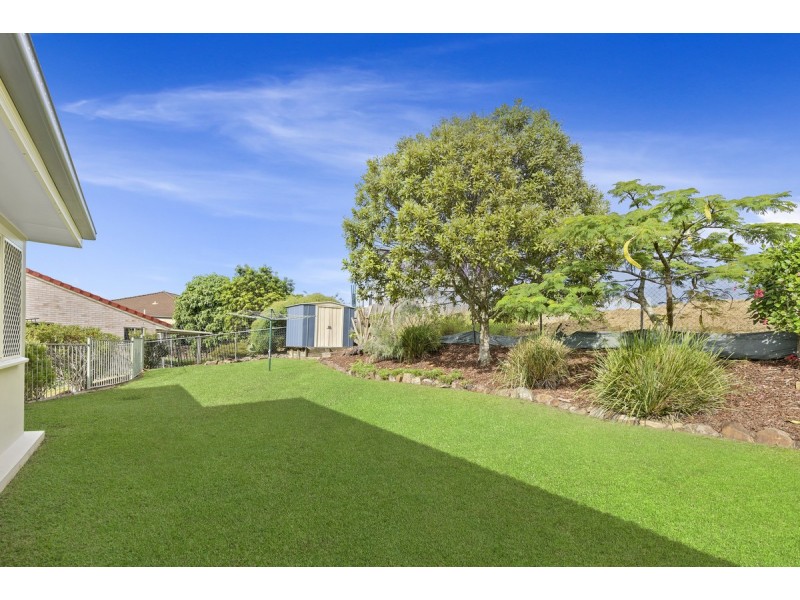 4 Paddington Drive, Carrara QLD 4211