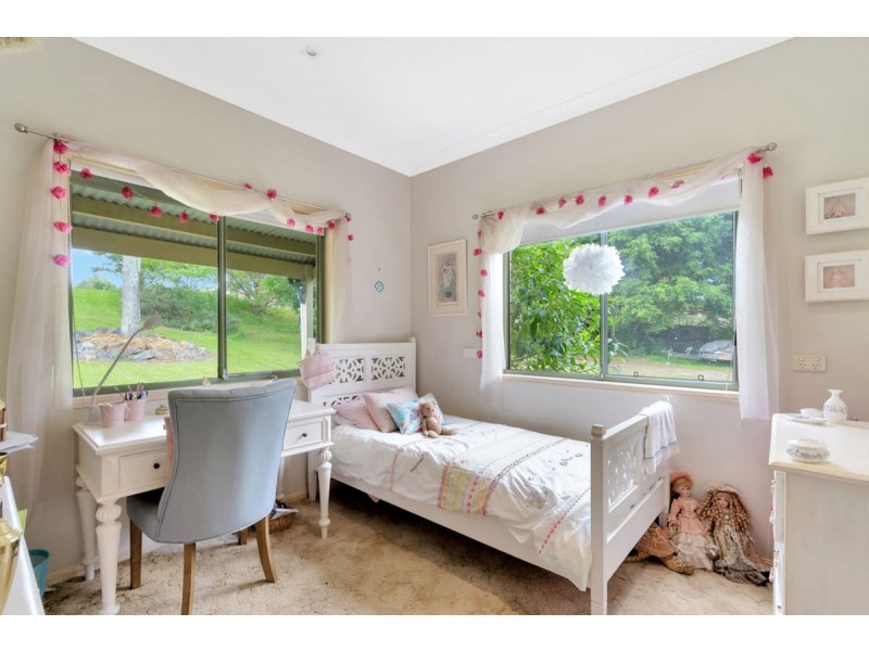 2 Yarraowee Drive, Nerang QLD 4211