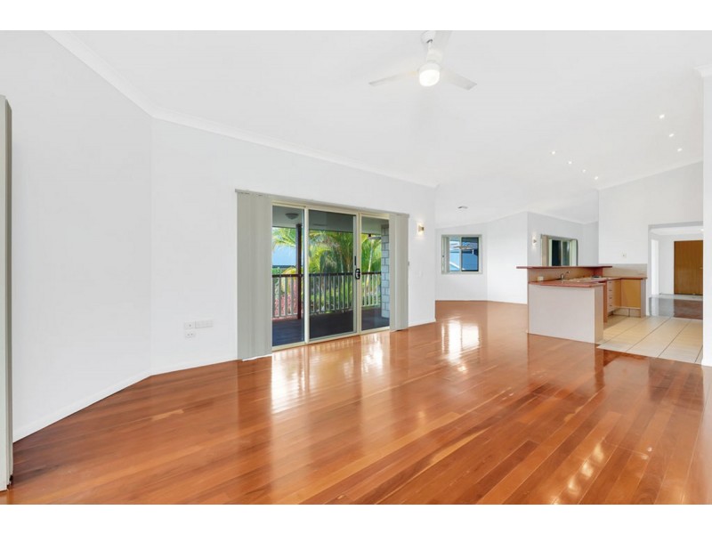 13 Marriott Way, Highland Park QLD 4211