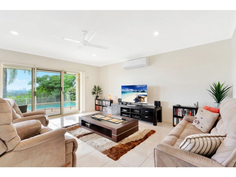 8 Bellavista Close, Highland Park QLD 4211
