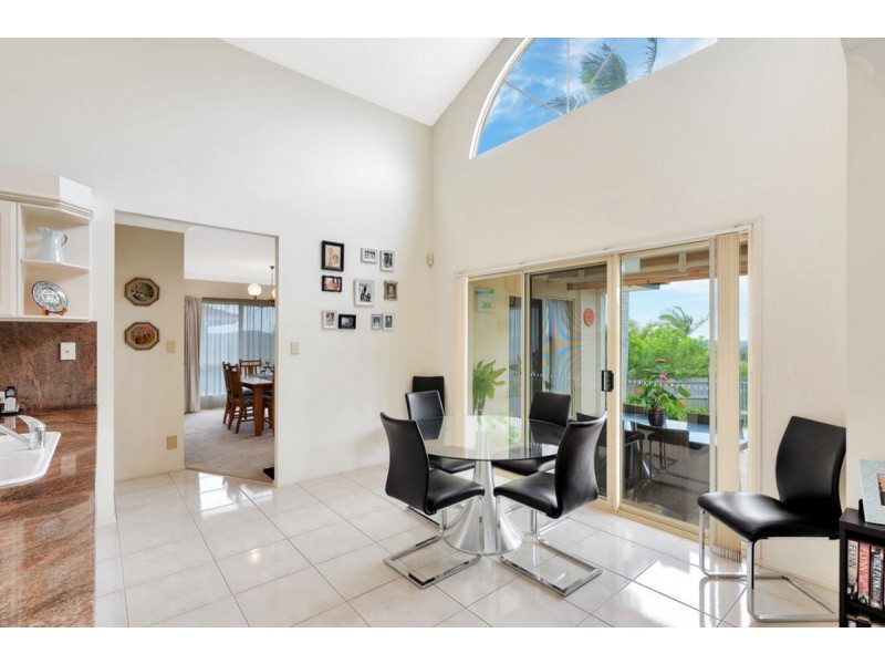 8 Bellavista Close, Highland Park QLD 4211
