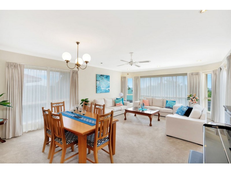 8 Bellavista Close, Highland Park QLD 4211