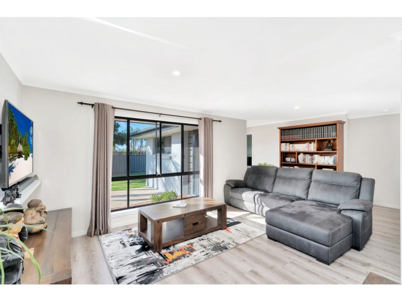 72 Alexander Drive, Highland Park QLD 4211