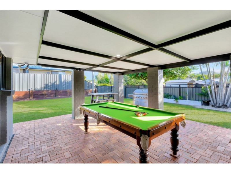 72 Alexander Drive, Highland Park QLD 4211