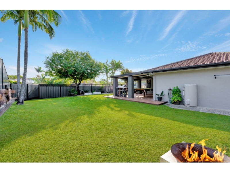 72 Alexander Drive, Highland Park QLD 4211