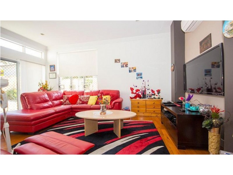 316 Bayview Street, Hollywell QLD 4216