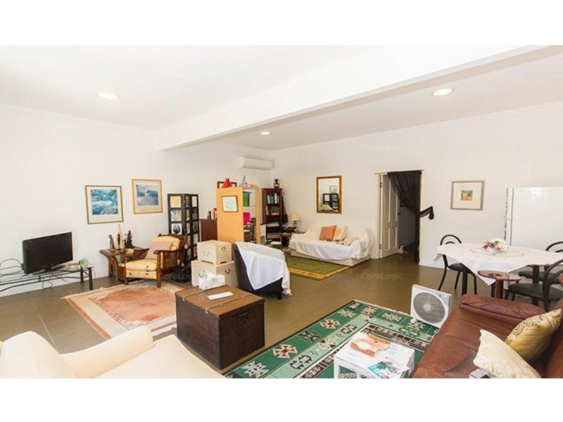 316 Bayview Street, Hollywell QLD 4216