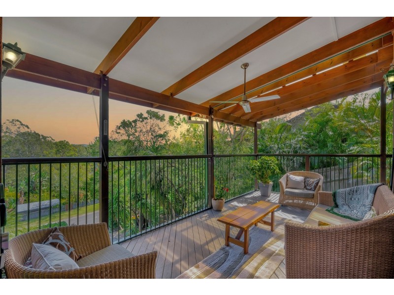 18 Stonehaven Place, Highland Park QLD 4211