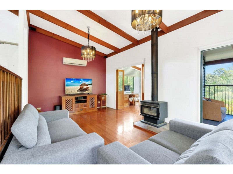 18 Stonehaven Place, Highland Park QLD 4211