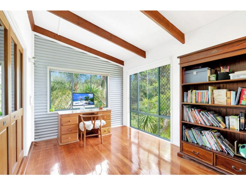 18 Stonehaven Place, Highland Park QLD 4211