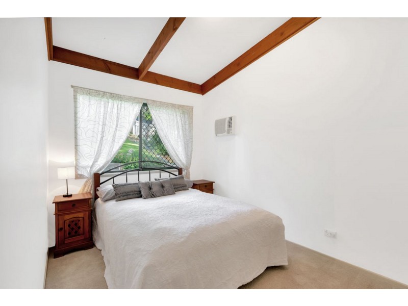 18 Stonehaven Place, Highland Park QLD 4211