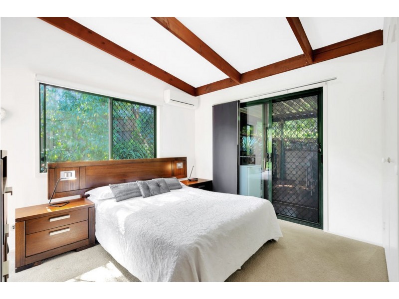 18 Stonehaven Place, Highland Park QLD 4211