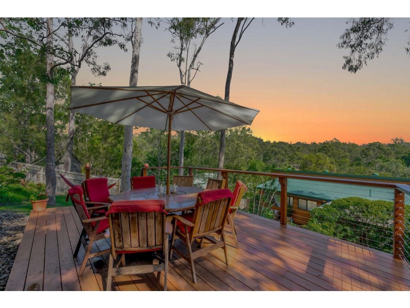 18 Stonehaven Place, Highland Park QLD 4211