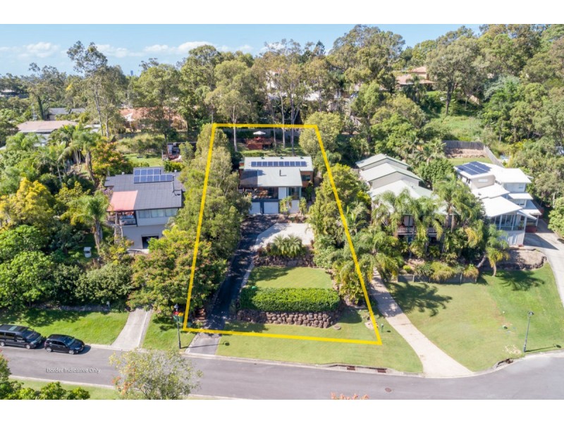 18 Stonehaven Place, Highland Park QLD 4211