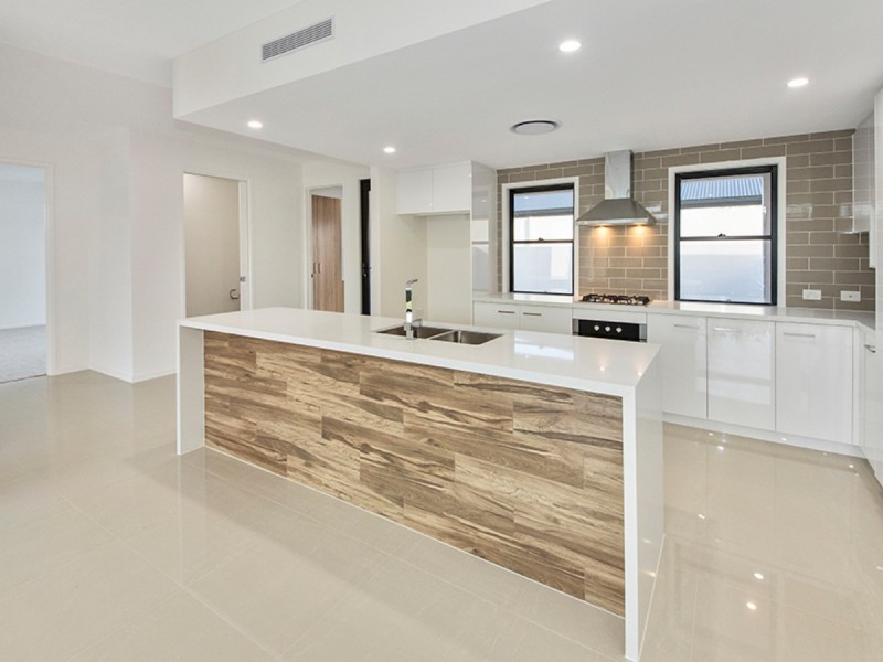 1/2 Heights Drive, Robina QLD 4226