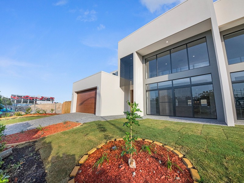 1/2 Heights Drive, Robina QLD 4226