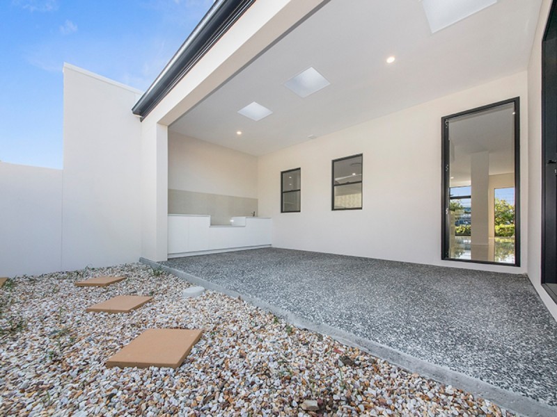 1/2 Heights Drive, Robina QLD 4226