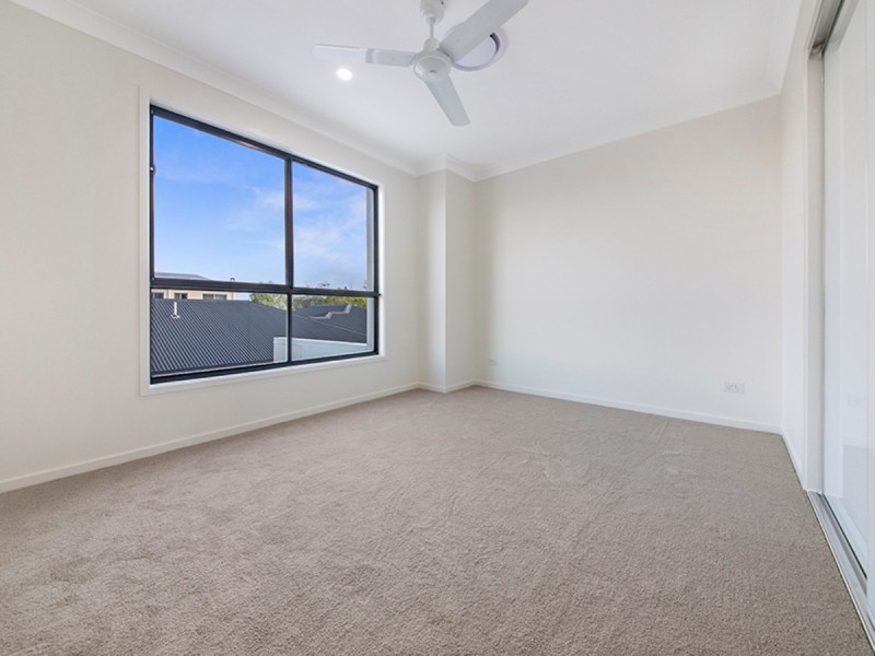 1/2 Heights Drive, Robina QLD 4226