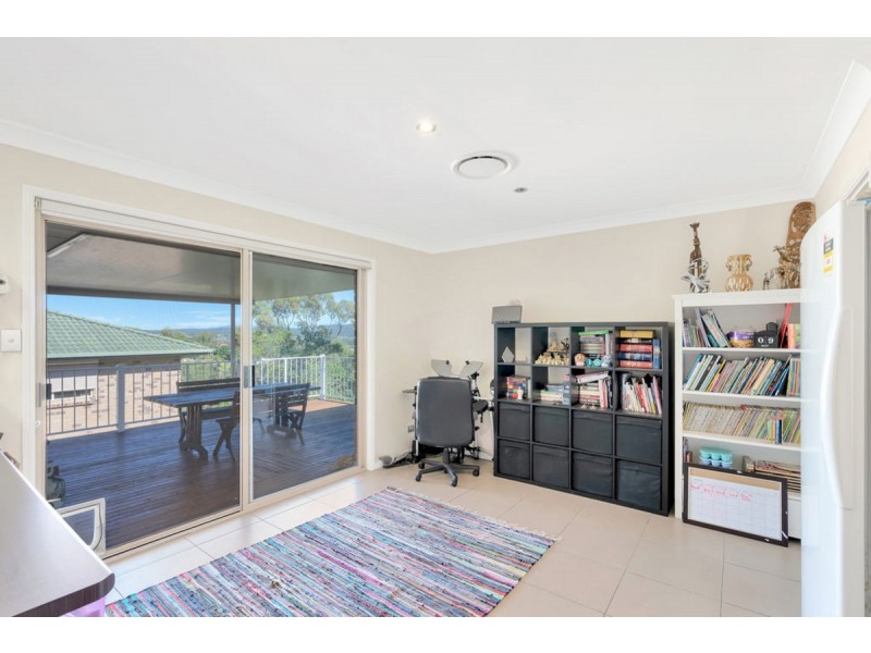 24 Crestridge Crescent, Oxenford QLD 4210