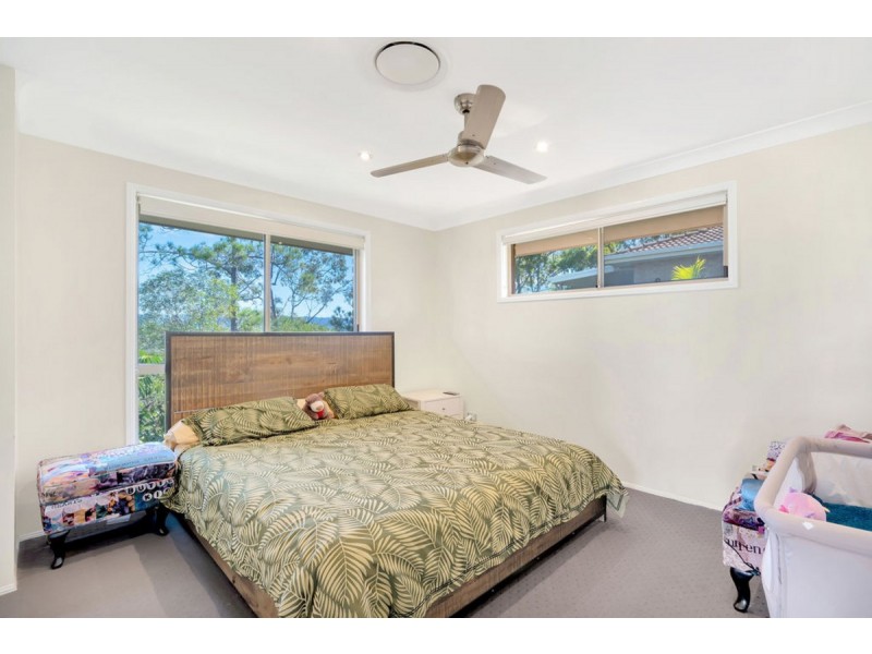 24 Crestridge Crescent, Oxenford QLD 4210