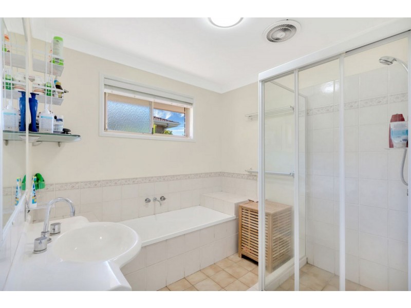 24 Crestridge Crescent, Oxenford QLD 4210