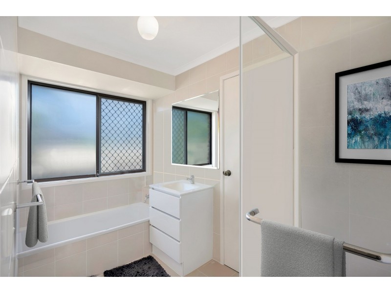 9 Bajada Place, Carrara QLD 4211