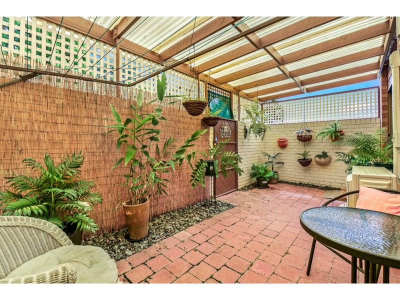 11/1A Mcleod Street, Highland Park QLD 4211