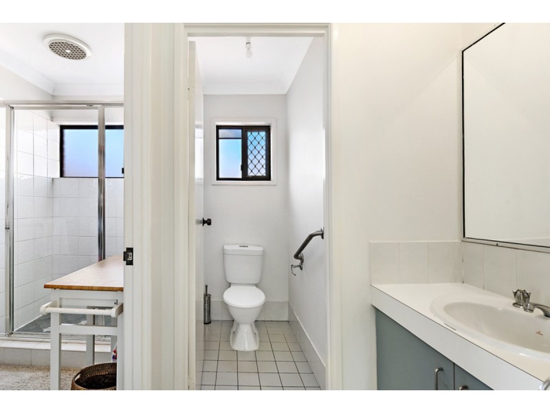 11/1A Mcleod Street, Highland Park QLD 4211