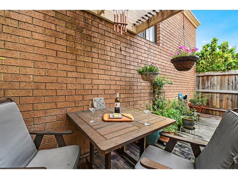 11/1A Mcleod Street, Highland Park QLD 4211