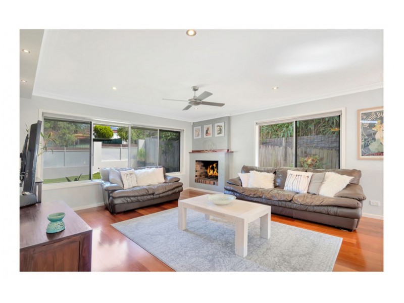3 Cooleroo Crescent, Southport QLD 4215