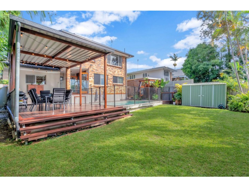 3 Cooleroo Crescent, Southport QLD 4215
