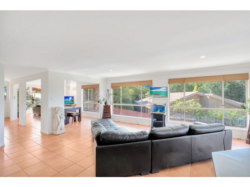5 Regal Court, Highland Park QLD 4211