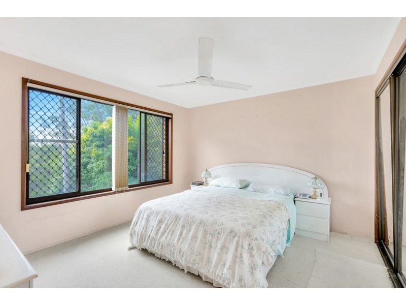 12 Harneil Place, Carrara QLD 4211