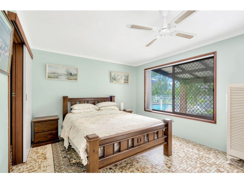 12 Harneil Place, Carrara QLD 4211