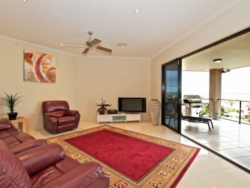 18 Bellavista Close, Highland Park QLD 4211