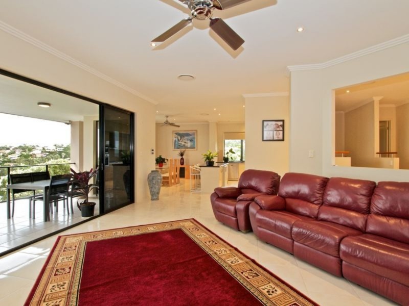 18 Bellavista Close, Highland Park QLD 4211