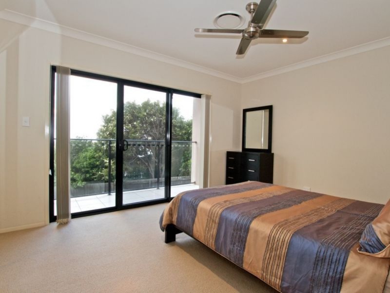 18 Bellavista Close, Highland Park QLD 4211