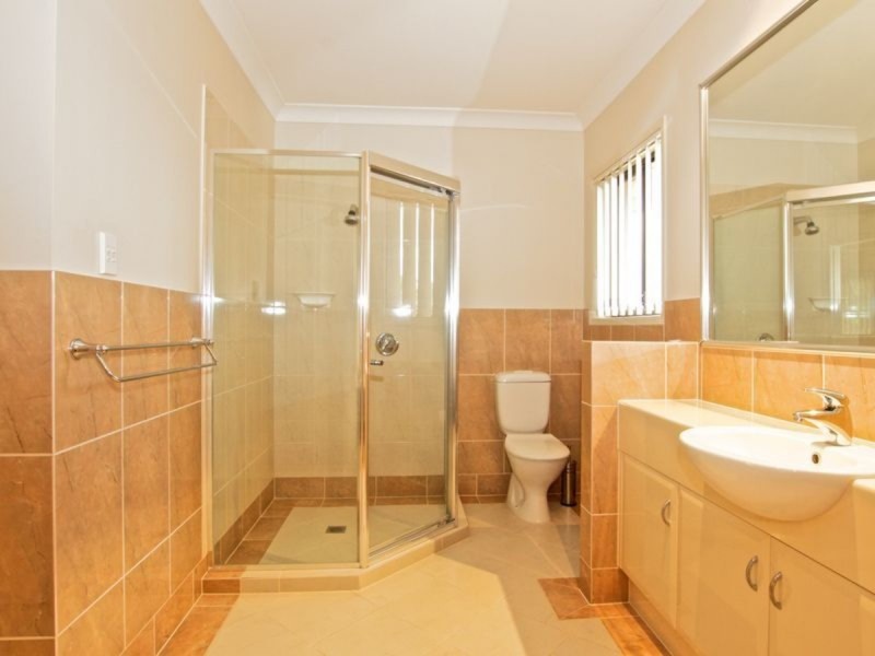 18 Bellavista Close, Highland Park QLD 4211