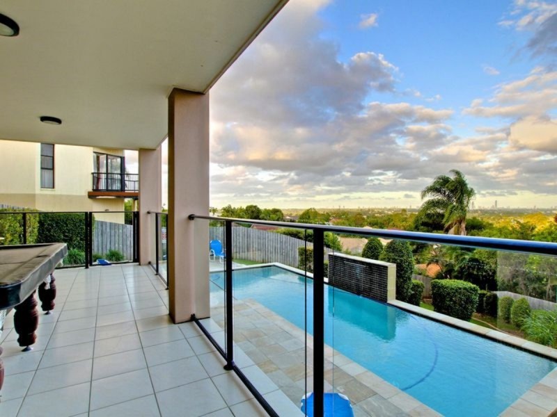 18 Bellavista Close, Highland Park QLD 4211