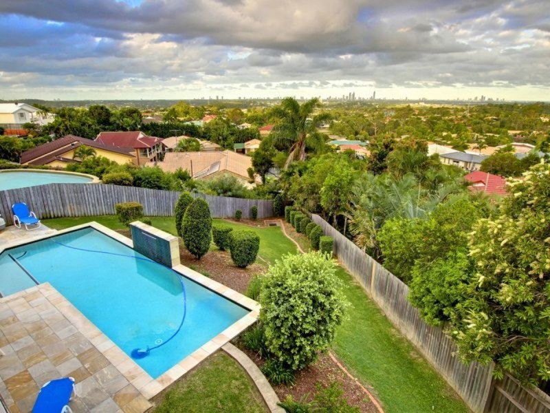 18 Bellavista Close, Highland Park QLD 4211