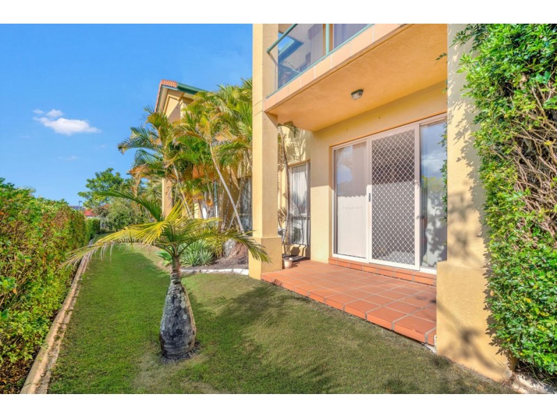 60/152 Palm Meadows Drive, Carrara QLD 4211