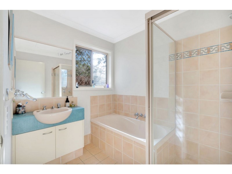16 Kowhai Place, Nerang QLD 4211