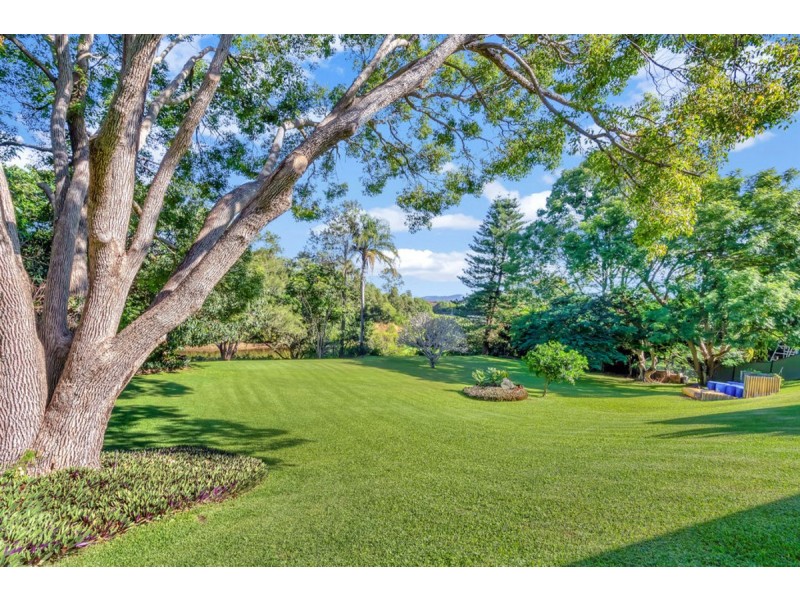13 Nerang River Drive, Nerang QLD 4211