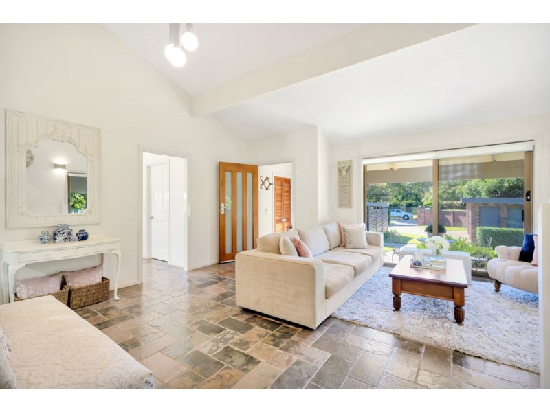 13 Nerang River Drive, Nerang QLD 4211